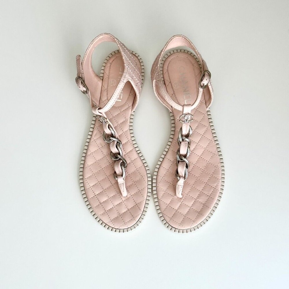 CHANEL Light Pink Quilted Leather Logo Chain T-Strap Thong Flat Sandals
